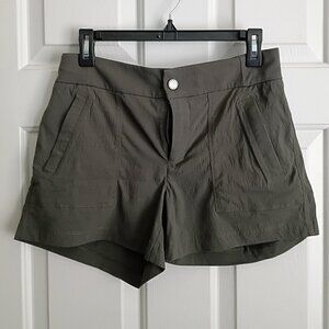 ATHLETA Trekkie Shorts Women's Size 4 Olive Green